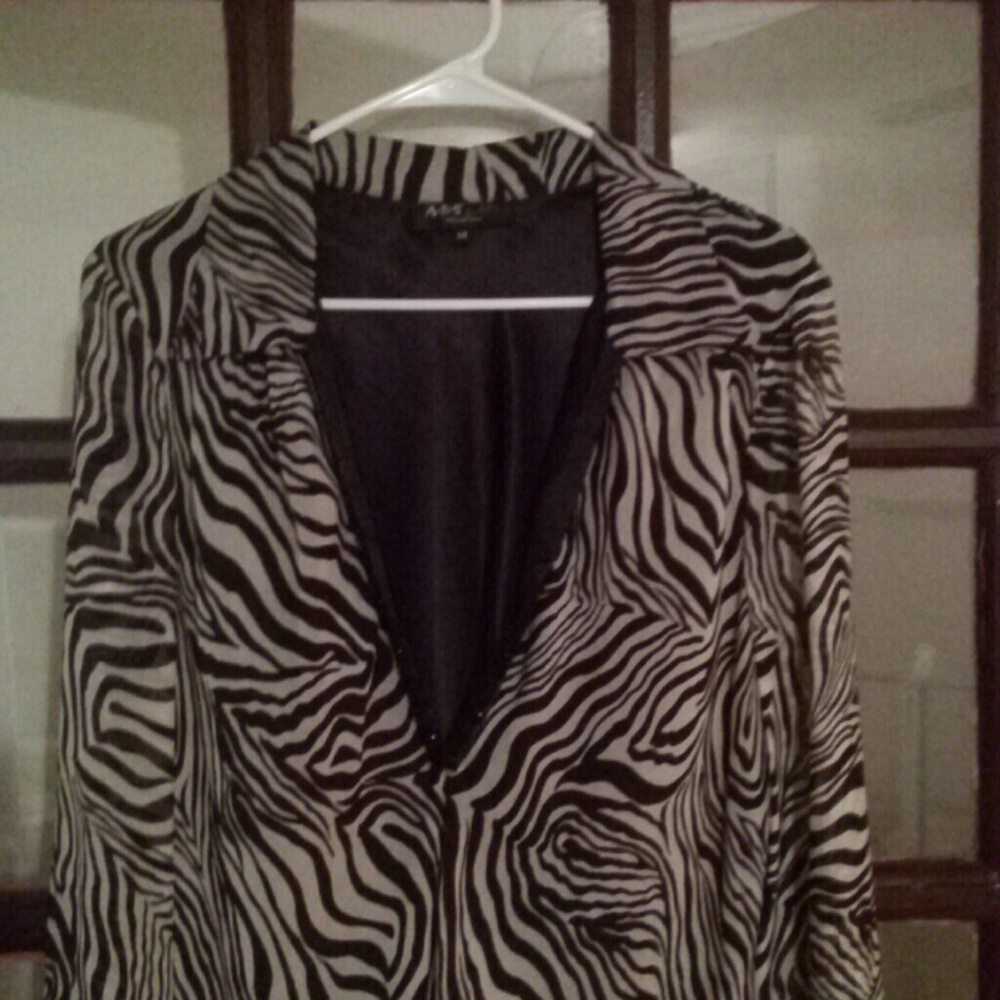 Dress - Picture 2 of 4